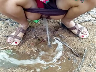 Desi Indian Bhabhi Alfresco Accustomed about Pissing Mistiness Compilation